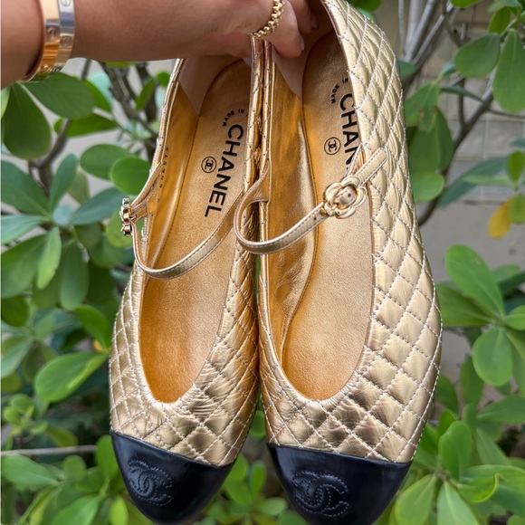 CHANEL CC LOGO GOLD LEATHER MARYJANE BALLET FLATS SHOES QUILTED BLACK CAP TOE 40 - Picture 15 of 15